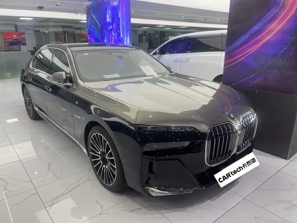 BMW i7 — миниатюра 5