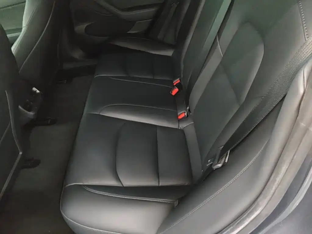 Tesla Model 3 — миниатюра 17