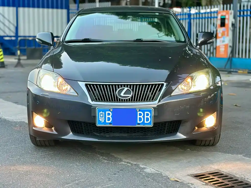Lexus IS — миниатюра 2
