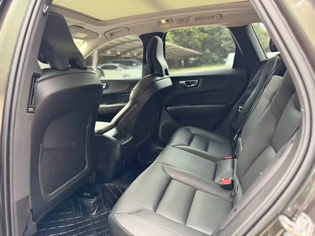 Volvo XC60 2019 T5 V