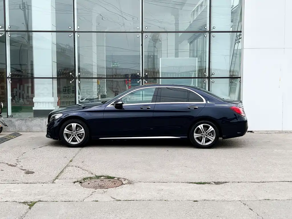 Mercedes-Benz C-Class — миниатюра 8