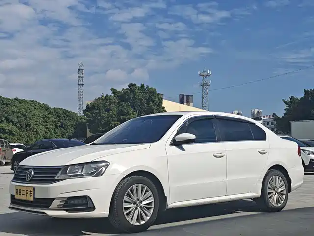 VOLKSWAGEN LAVIDA 2021