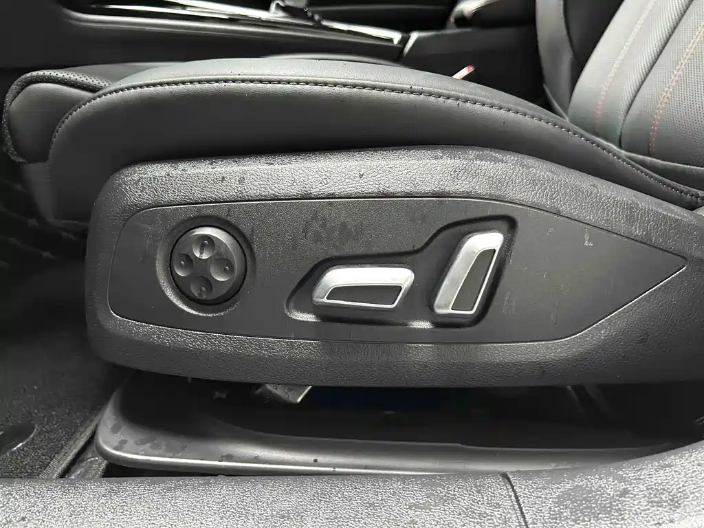 Audi A4L — миниатюра 8