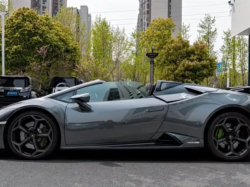 LAMBORGHINI HURACÁN