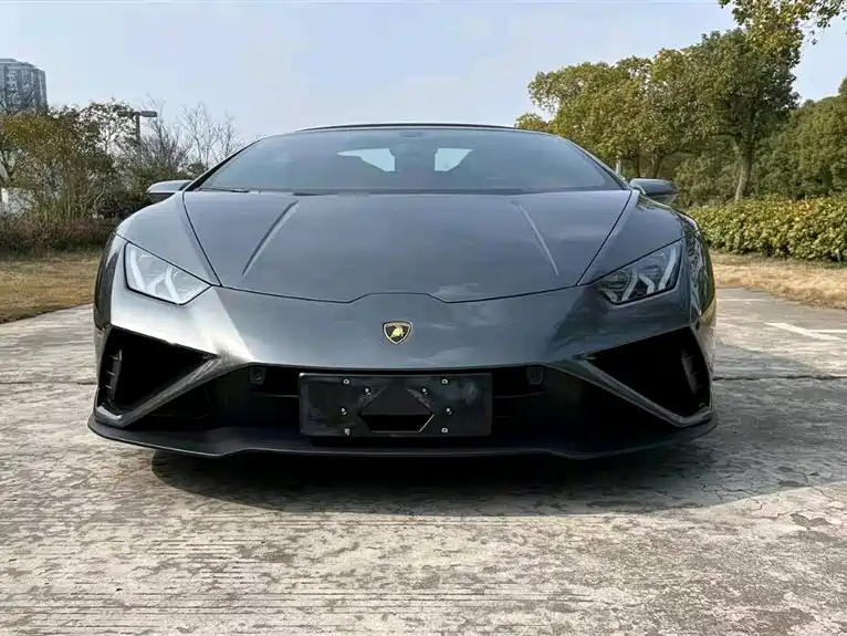 LAMBORGHINI HURACÁN