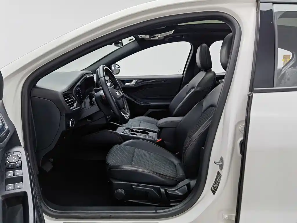 Ford Focus — миниатюра 10