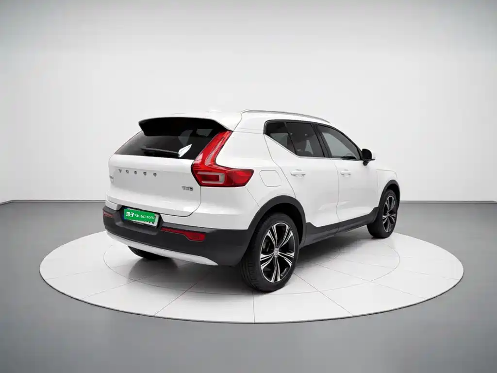 Volvo XC40 — миниатюра 6