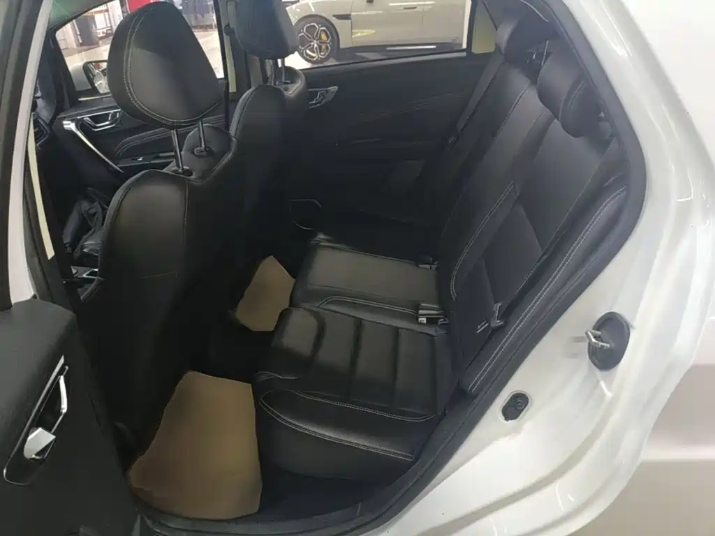 Geely Vision X3 — миниатюра 17