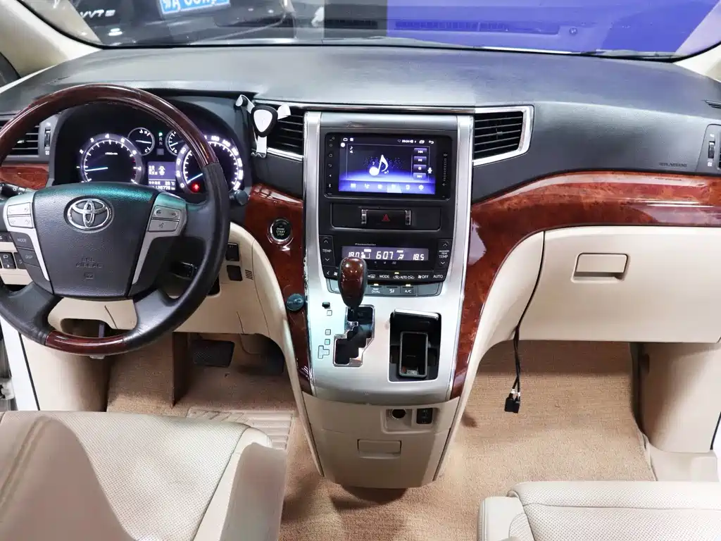 Toyota Alphard 2011 3.5L Luxury