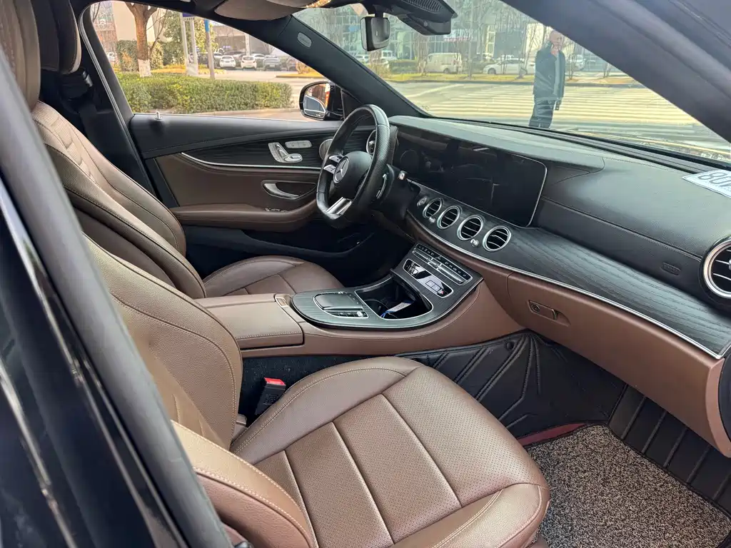 MERCEDES-BENZ E CLASS