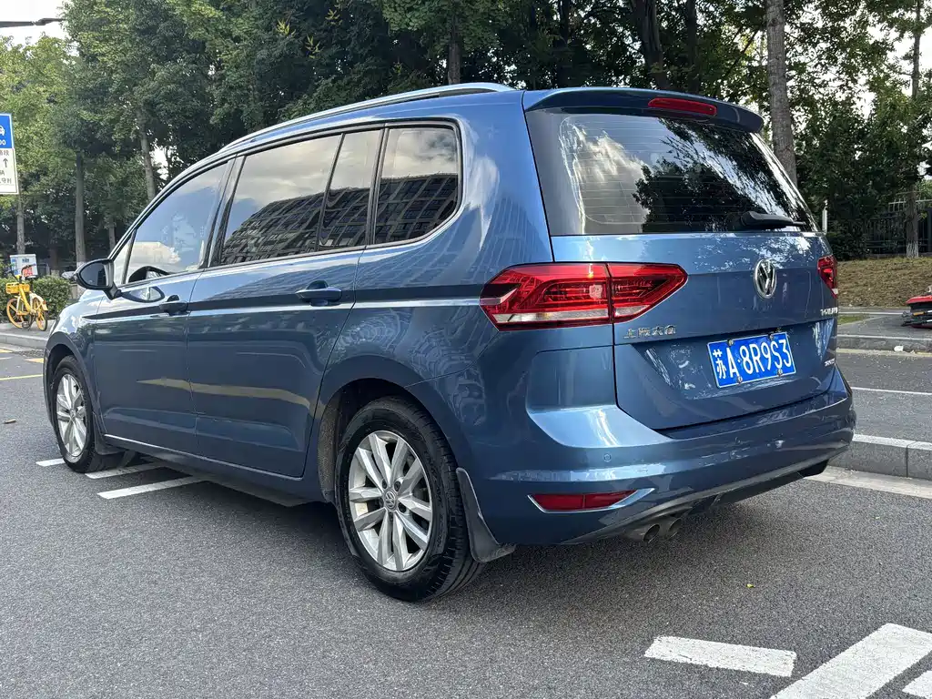 Volkswagen Touran — миниатюра 4