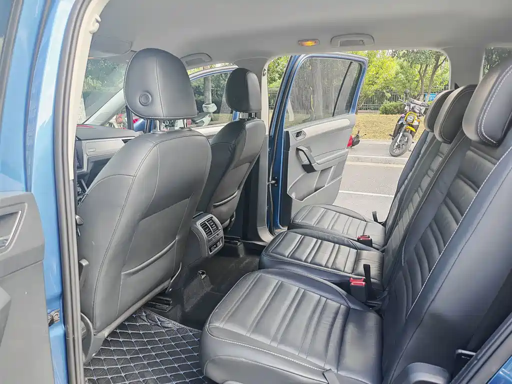Volkswagen Touran — миниатюра 16