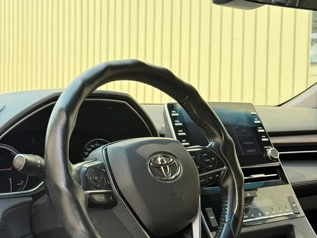 Toyota Avalon — миниатюра 16