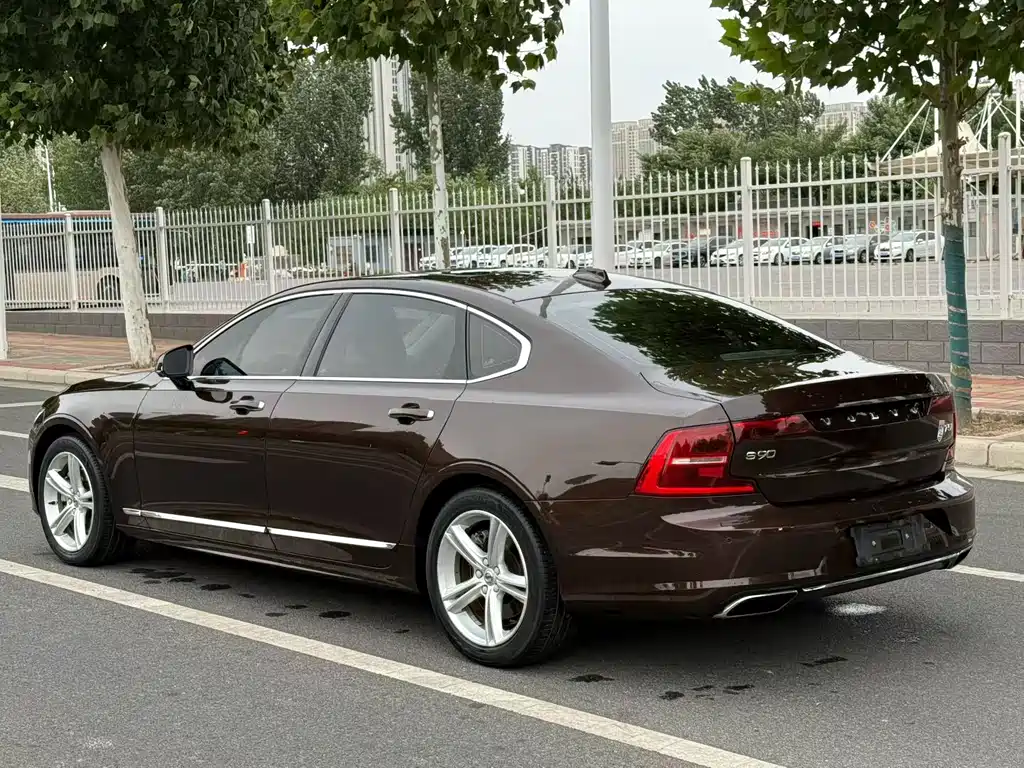 Volvo S90 — миниатюра 21