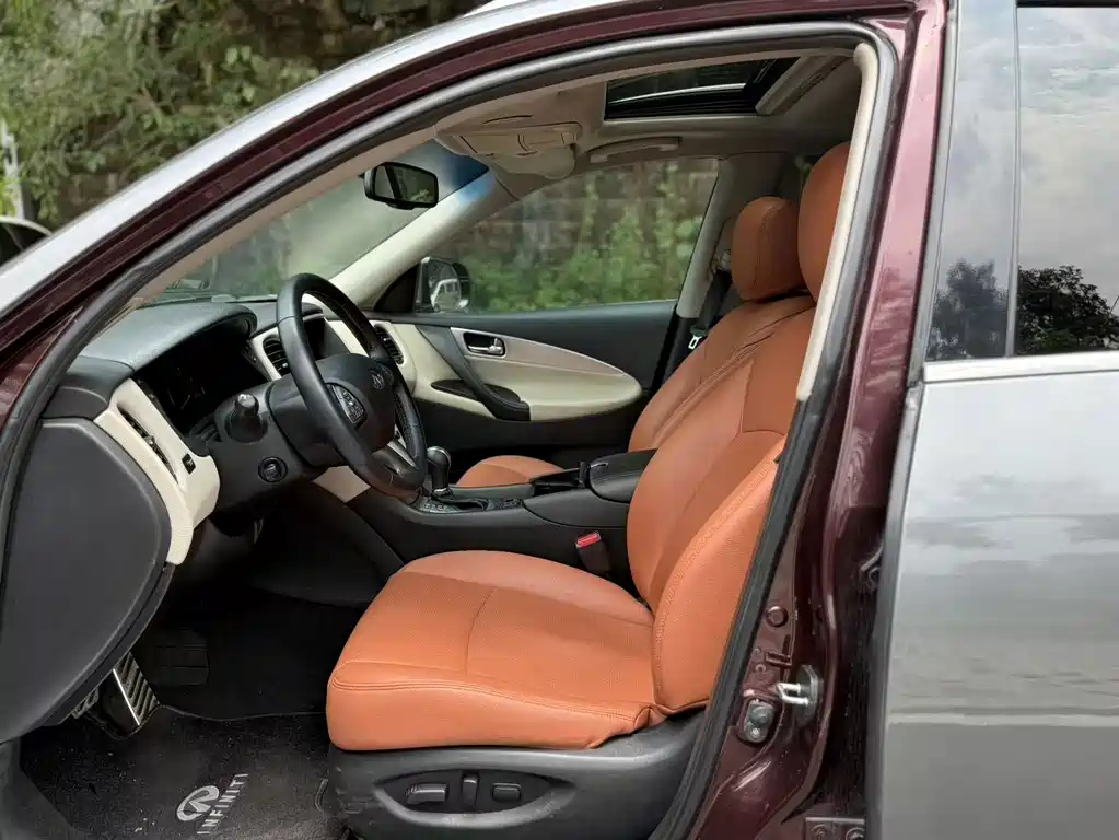 Infiniti QX50 2.5L Comfort Edition, фото 3