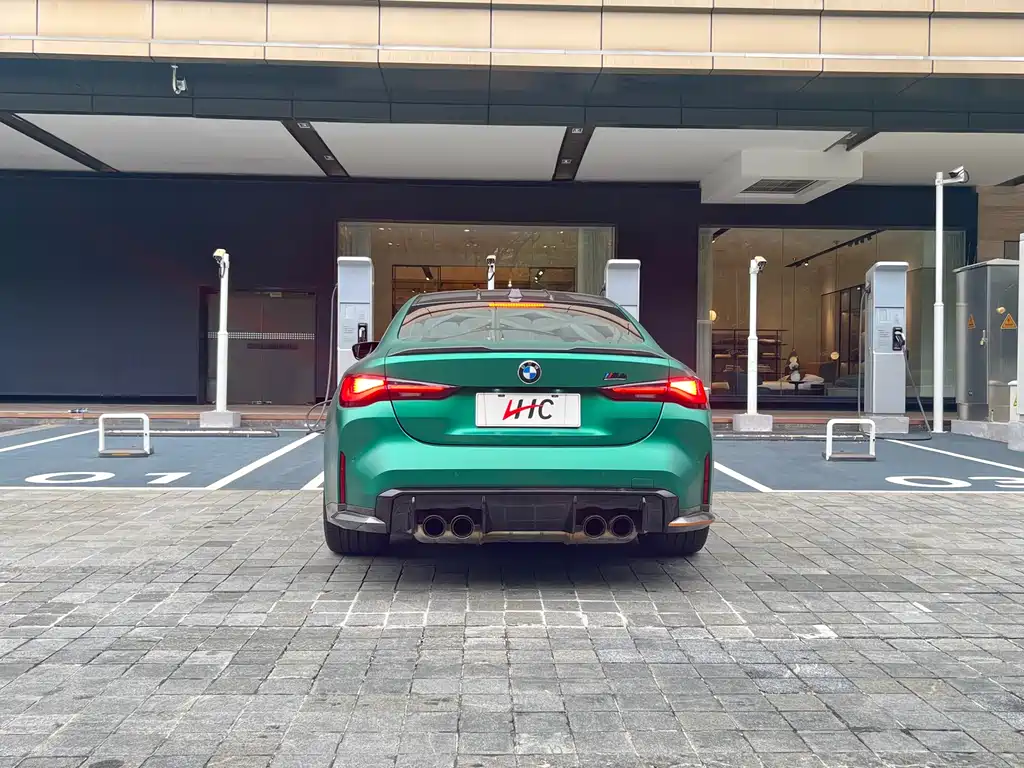 BMW  M4
