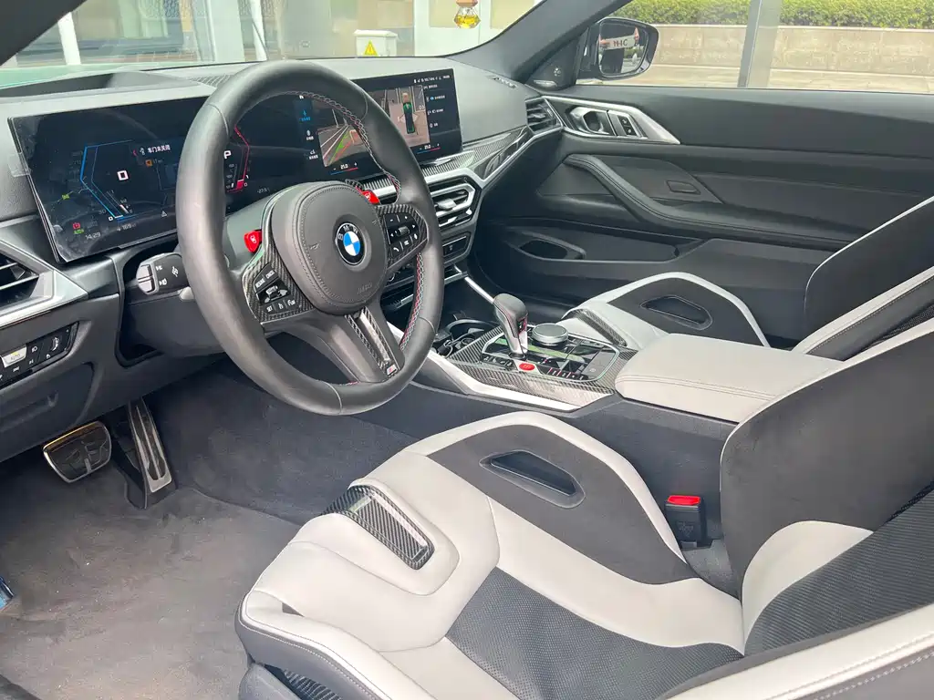 BMW  M4