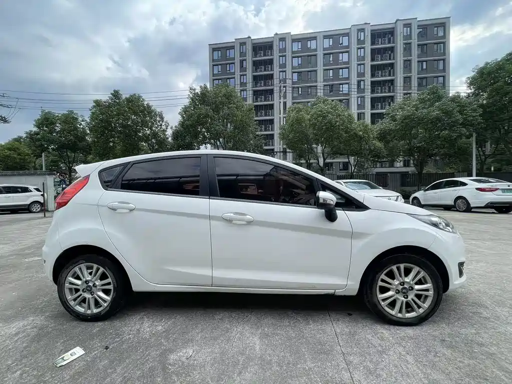 Ford Fiesta — миниатюра 4