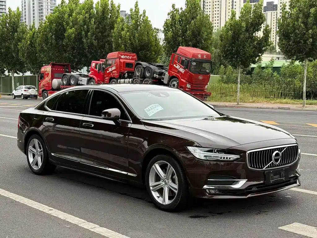 Volvo S90 — миниатюра 3