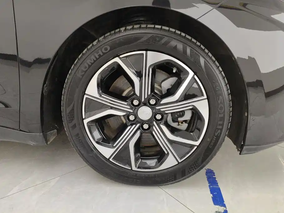 Hongqi Hongqi E-QM5 — миниатюра 6