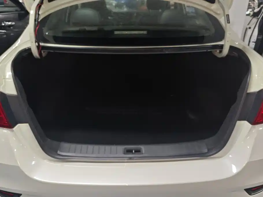 Nissan Sylphy — миниатюра 4