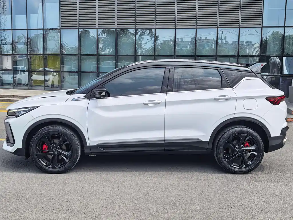 Geely Binyue — миниатюра 3