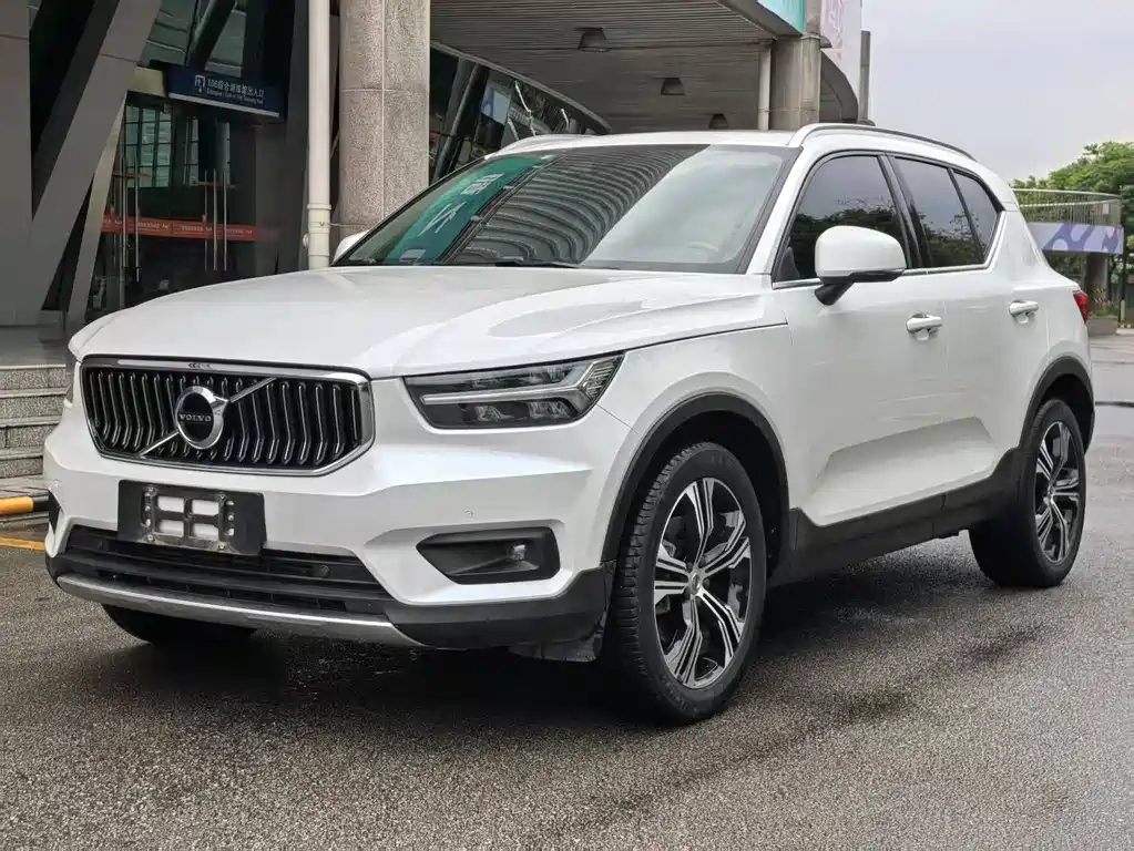 Volvo XC40 2021