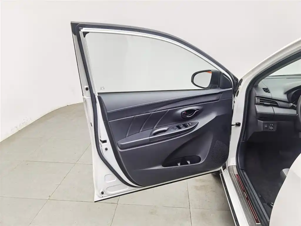 TOYOTA YARIS L ZHIXUAN