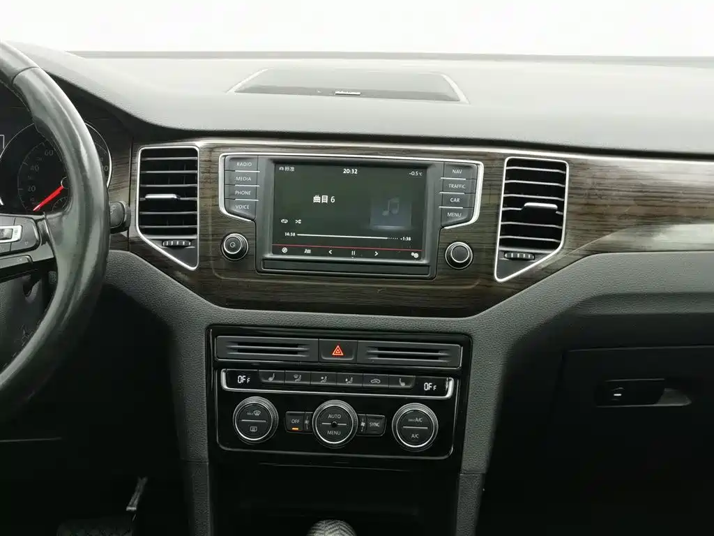 VOLKSWAGEN GOLF*JIAYU