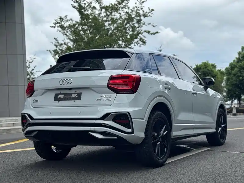 Audi Q2L 2023 35TFSI