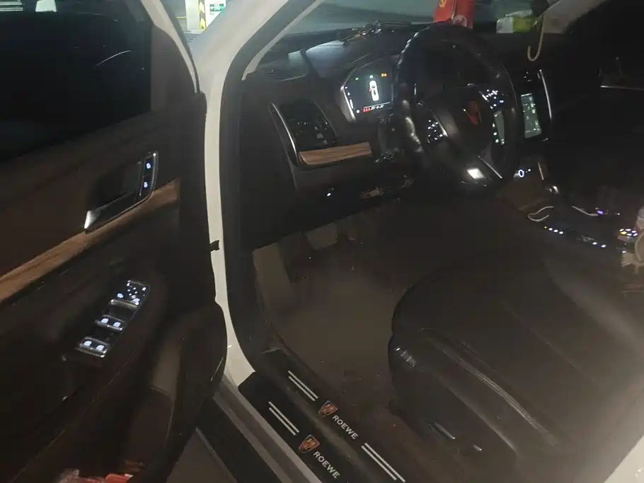Roewe RX8 — миниатюра 9