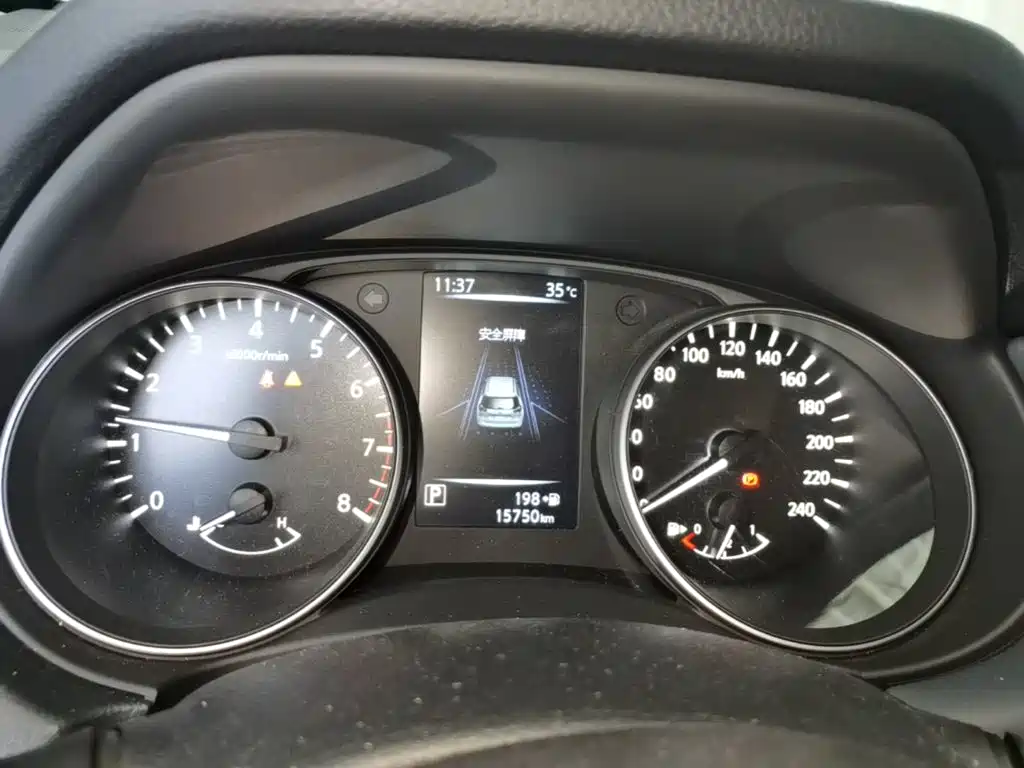 Nissan X-Trail — миниатюра 12