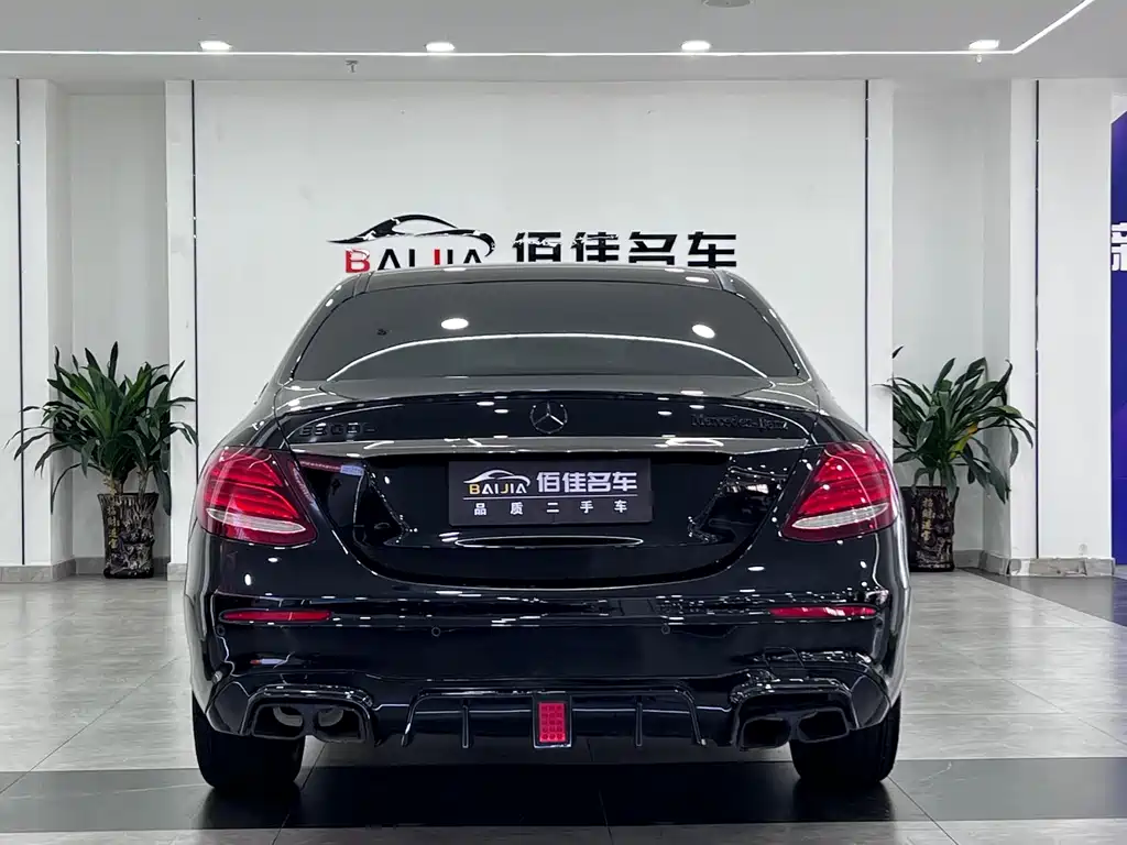 MERCEDES-BENZ E CLASS