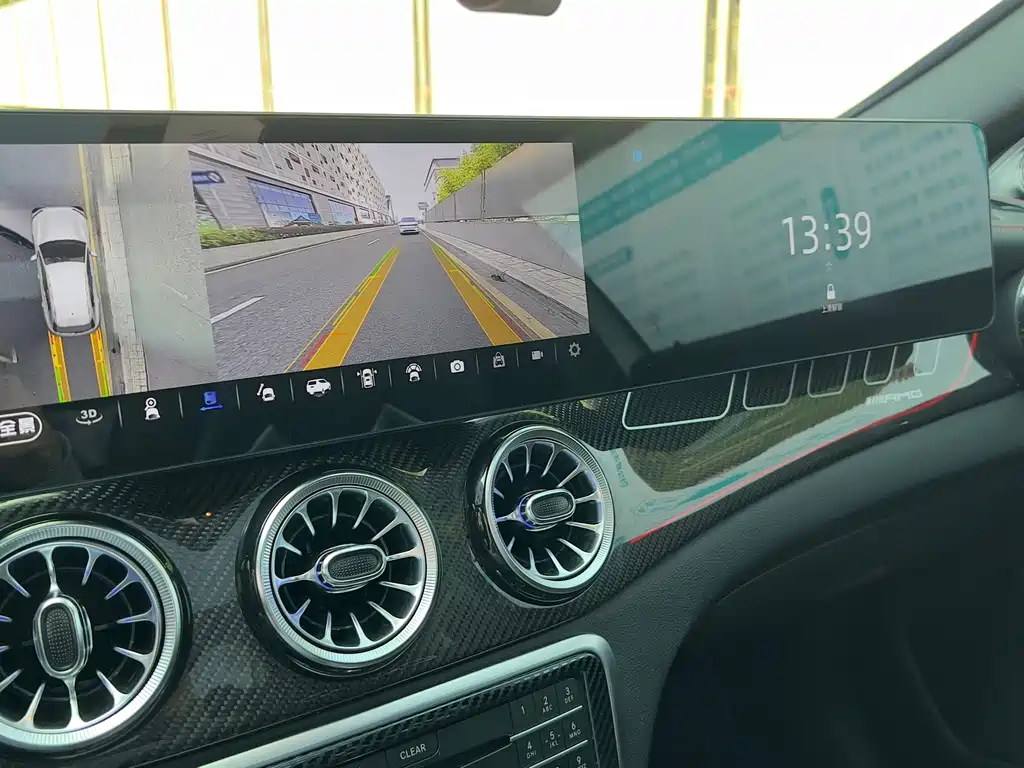 MERCEDES-BENZ GLA AMG