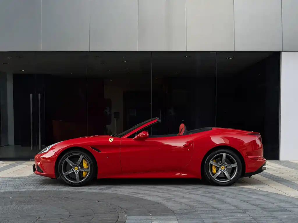 Ferrari California T — миниатюра 13
