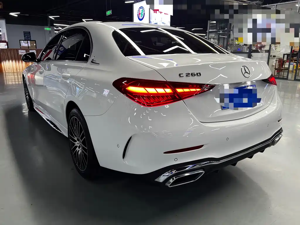 Mercedes-Benz C-Class — миниатюра 16