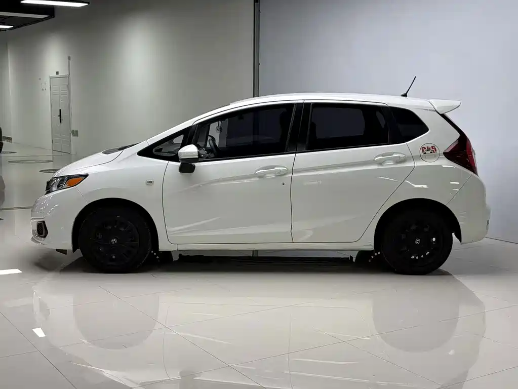 Honda Fit — миниатюра 4
