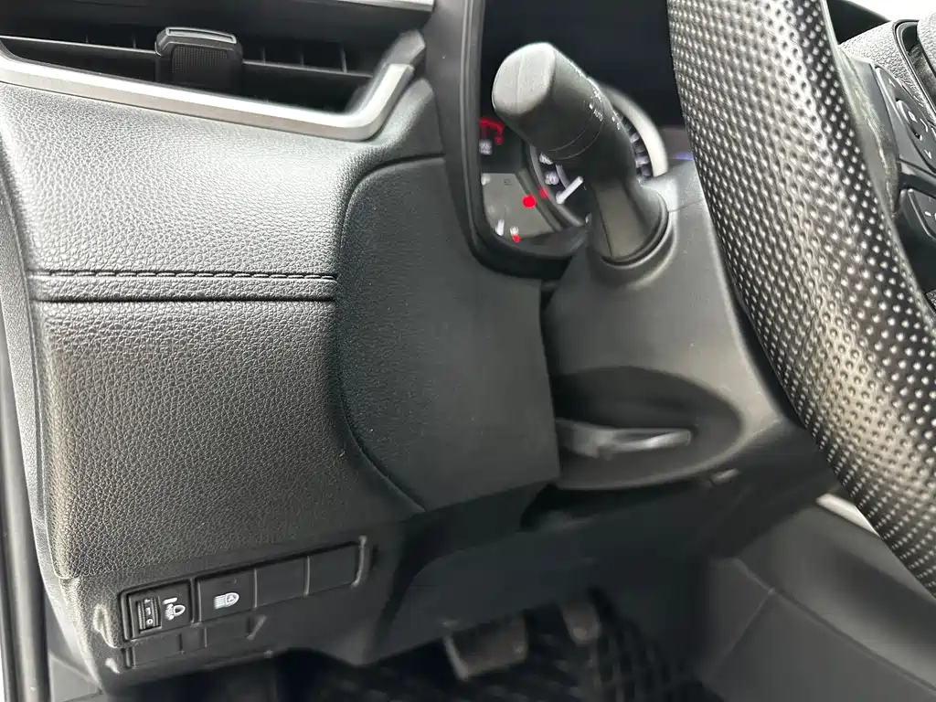 Toyota Corolla Cross — миниатюра 13
