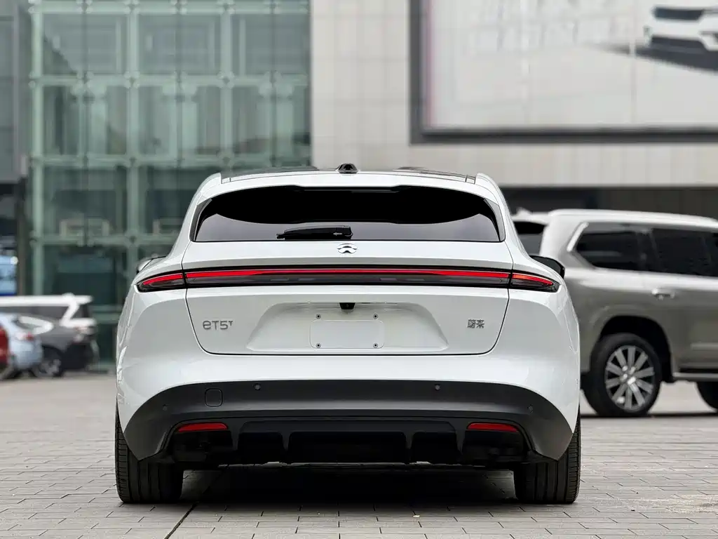 NIO NIO ET5T