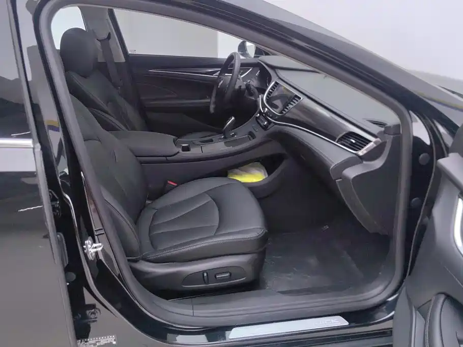 Buick LaCrosse — миниатюра 8