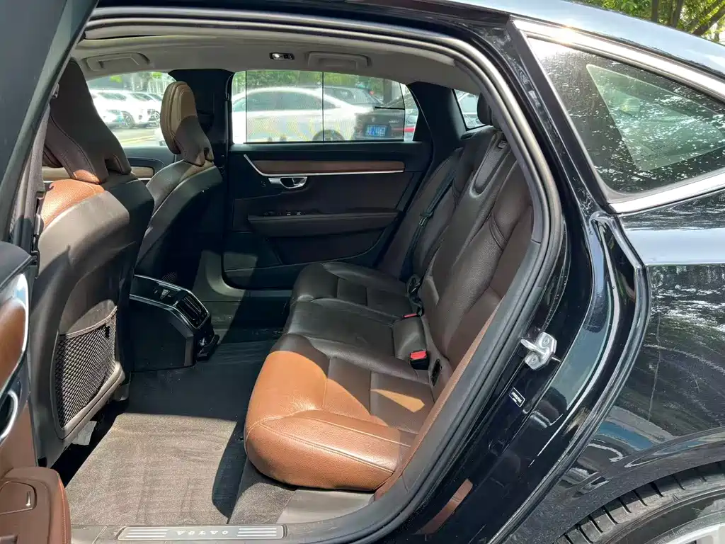 Volvo S90 — миниатюра 7
