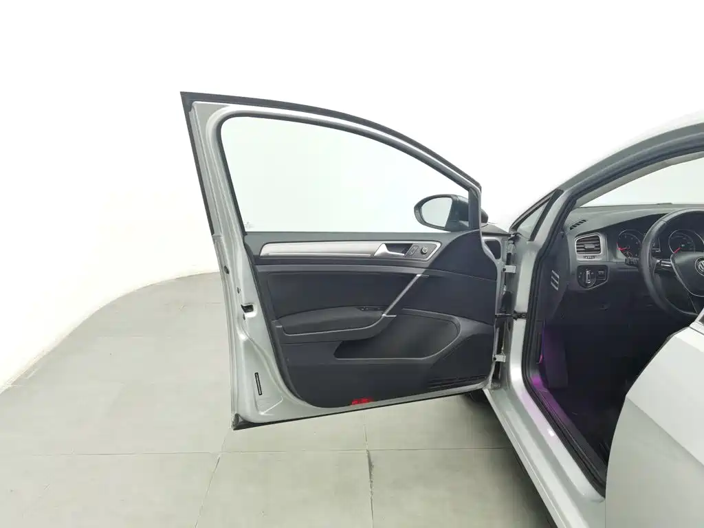 Volkswagen Golf — миниатюра 8