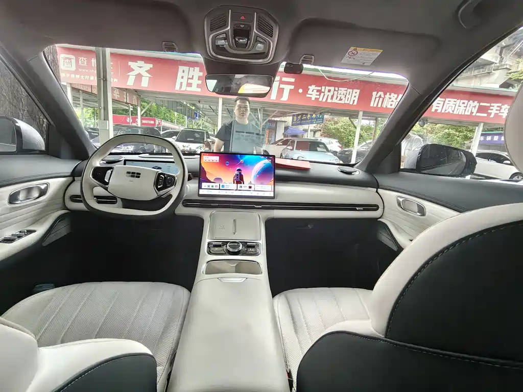 Geely Galaxy Galaxy 7 7 2025 120km +