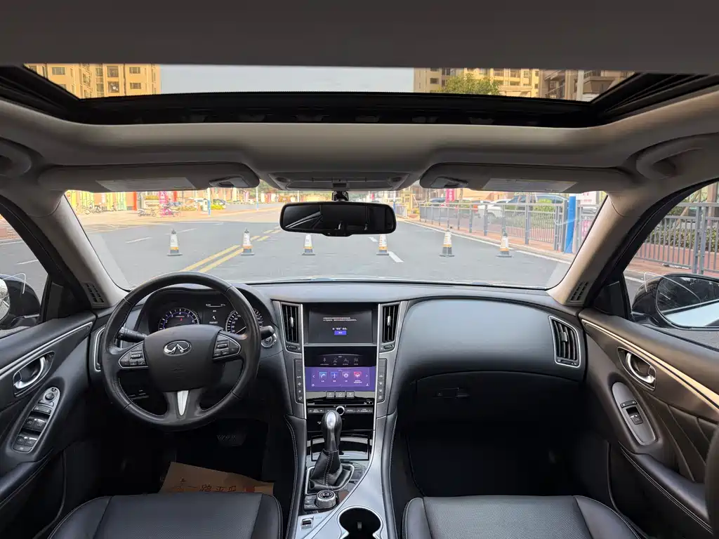 INFINITI Q50L