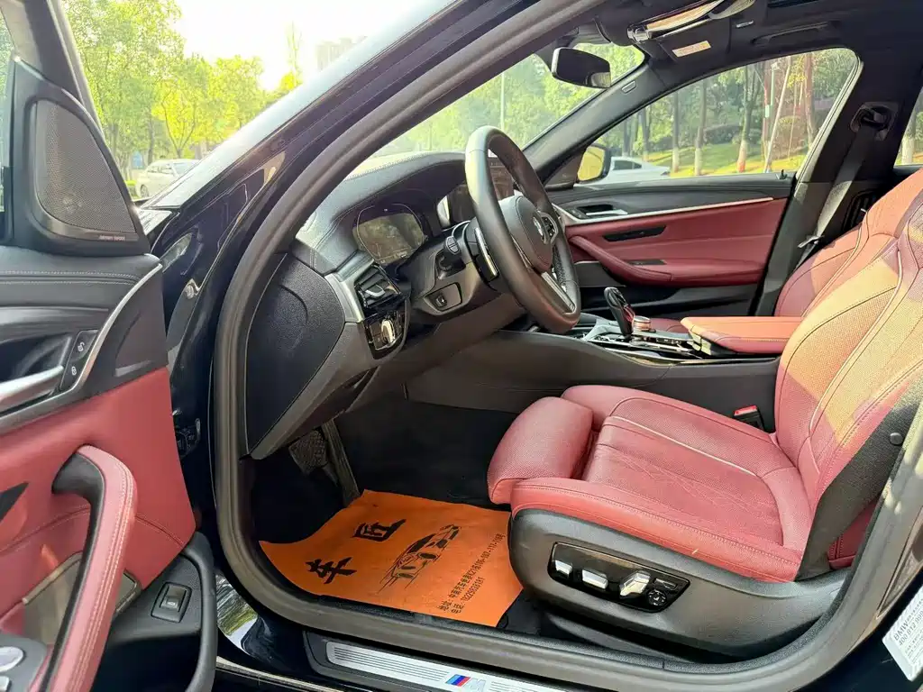 BMW 5 Series — миниатюра 4