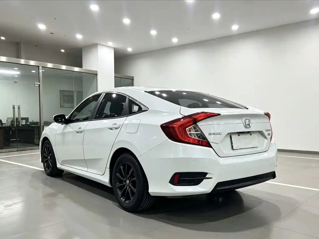 Honda Civic — миниатюра 9