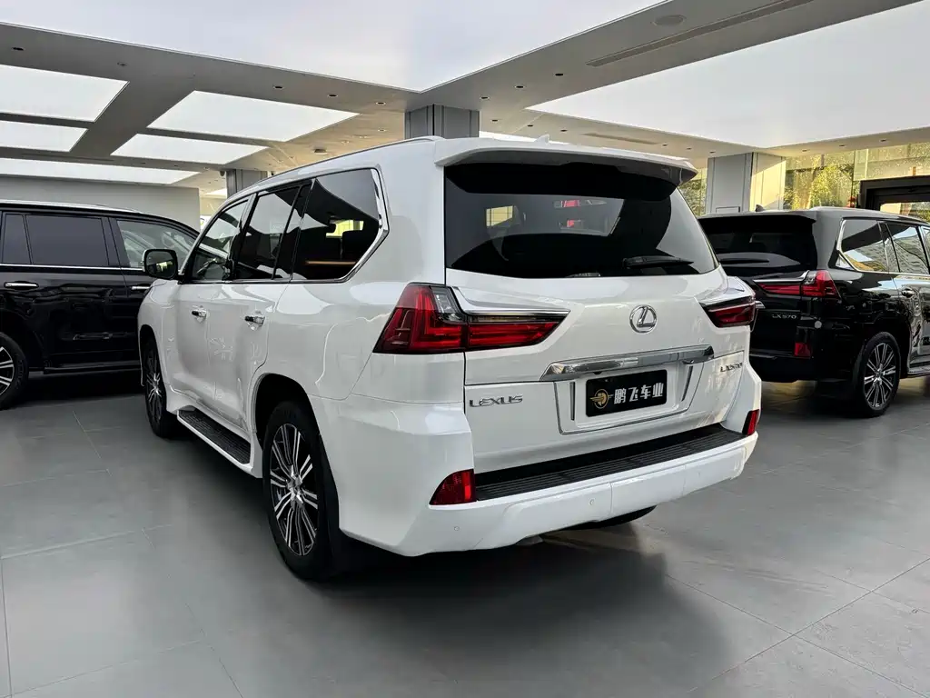 Lexus LX — миниатюра 21