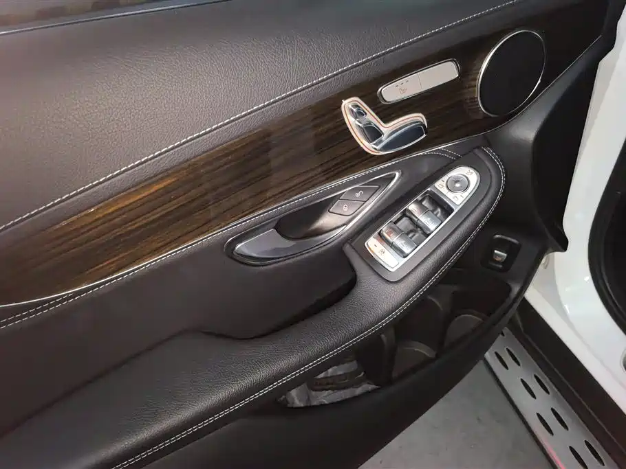 Mercedes-Benz GLC 2018 GLC 260 4MATIC Luxury