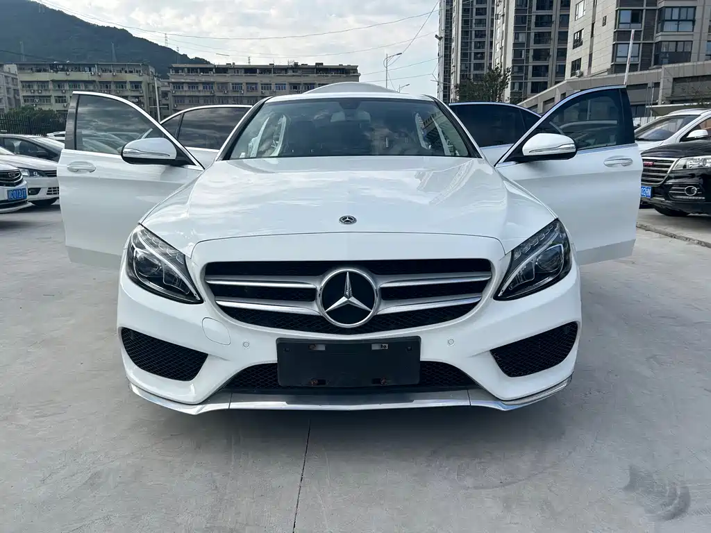Mercedes-Benz C-Class — миниатюра 9