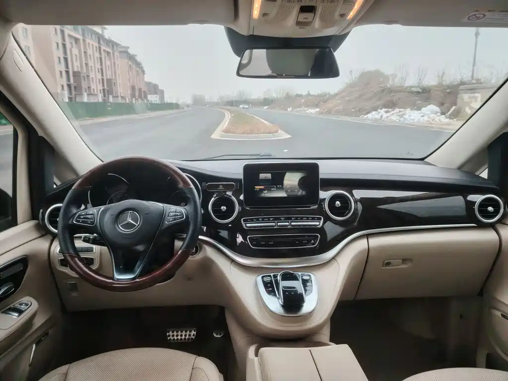 MERCEDES-BENZ V CLASS